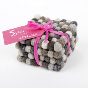 Vilten onderzetters vierkant 10 cm naturel set van 4